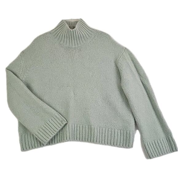 H & M ~Woman Size L~ Light Green Wool/Alpaca Blend Crop Boxy Sweater. - Picture 5 of 16